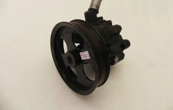 Opel Insignia A Power steering pump 55563329