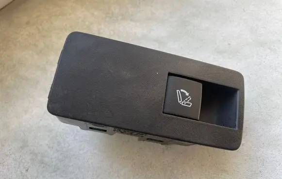 Opel Astra J Seat control switch 13333631