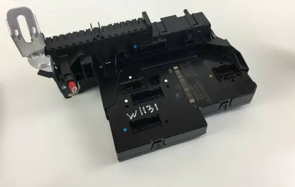 Mercedes-Benz E W212 Fuse box set 2129003822 W1131