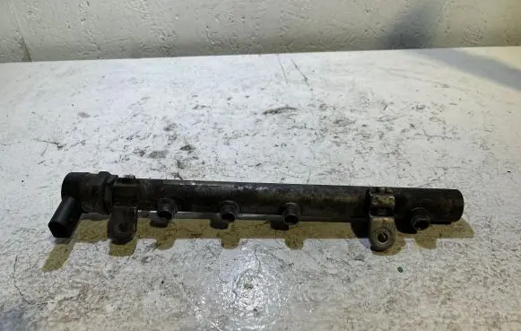 Mercedes-Benz E W211 Fuel main line pipe A6420700495 72490040