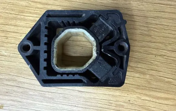 Skoda Octavia Mk2 (1Z) Radiator mount bracket 1Z0121367A