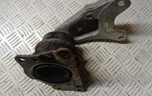 Skoda Fabia Mk2 (5J) Engine mount bracket 6Q0199185S 6Q0199262BF