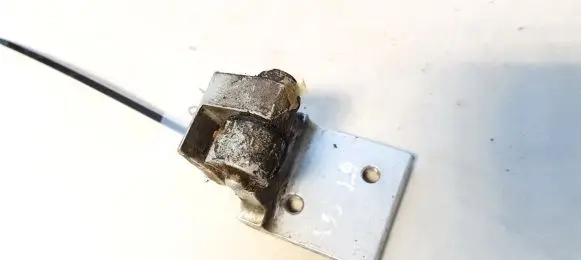 Audi A4 S4 B5 8D Rear door lower hinge