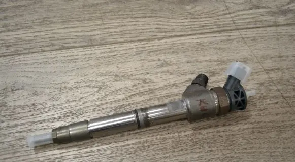 Iveco Daily 6th gen Fuel injector 0445110564
