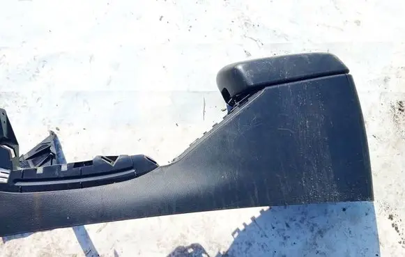 Toyota RAV 4 (XA30) Armrest 5881142030