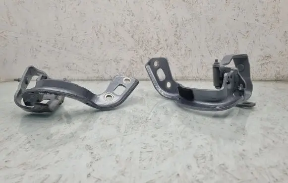 Audi A4 S4 B8 8K Tailgate/trunk/boot hinge 8K9827299 8K9827300