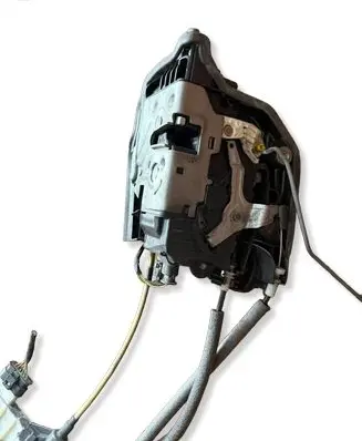 BMW 7 G11 G12 Rear door lock 7477703 18283810 A046465