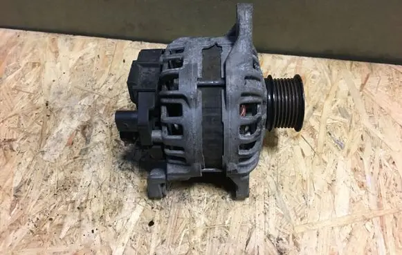 Jeep Grand Cherokee Generator/alternator 1042106590 P04801835AB