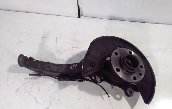 Volkswagen Touareg I Front wheel hub spindle knuckle 7L6407257A