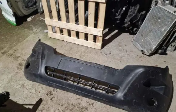 Nissan NV400 Front bumper 620223048R 620225863R