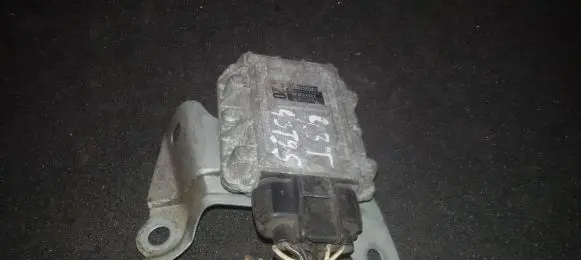 Toyota Carina T210 Ignition amplifier control unit 8962105010 89621-05010