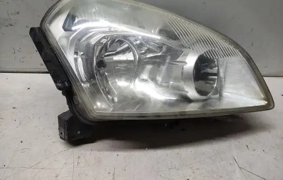 Nissan Qashqai Headlight/headlamp
