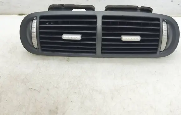 Porsche Cayenne (9PA) Dash center air vent grill 7L5819727B