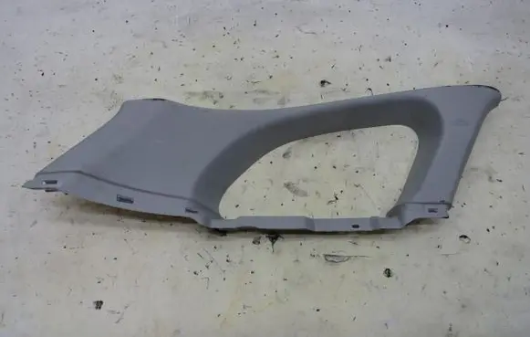 Toyota Avensis T270 (C) pillar trim 62472-05140