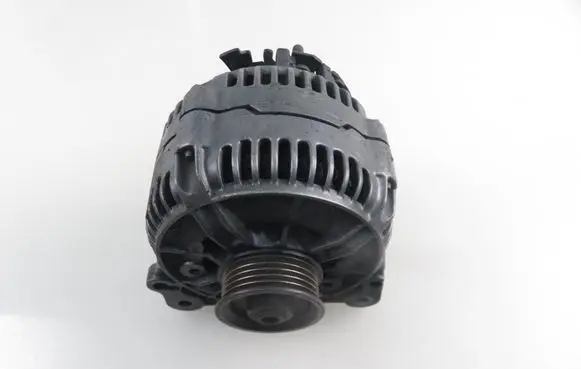 Audi A4 S4 B5 8D Generator/alternator