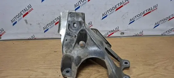BMW X5 E70 Engine mounting bracket 6777258