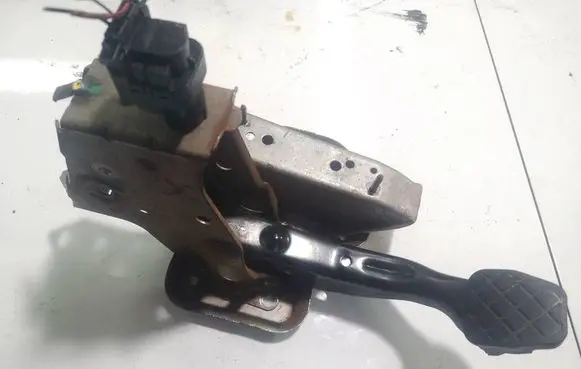 Skoda Fabia Mk2 (5J) Brake pedal 