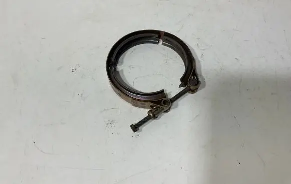 Mercedes-Benz E W213 Muffler pipe connector clamp A0009954033 15067455