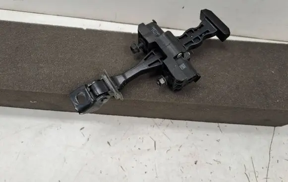 BMW X7 G07 Rear door check strap stopper 7451348 17H21