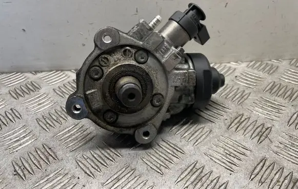 Skoda Superb B6 (3T) Fuel injection high pressure pump 03L130755D 0445010514