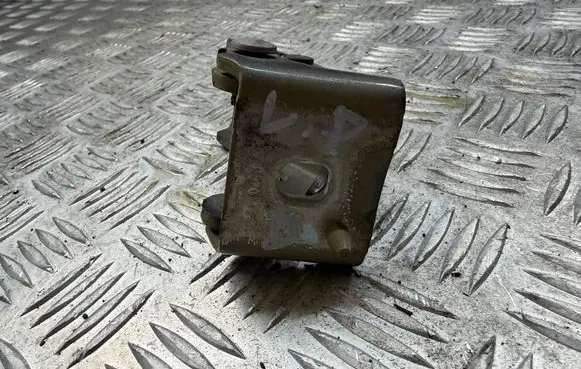 Toyota Proace Front door lower hinge 