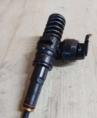 Volkswagen Sharan Fuel injector 038130073AK