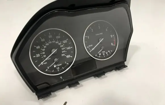 BMW X1 F48 F49 Speedometer (instrument cluster) 9295445