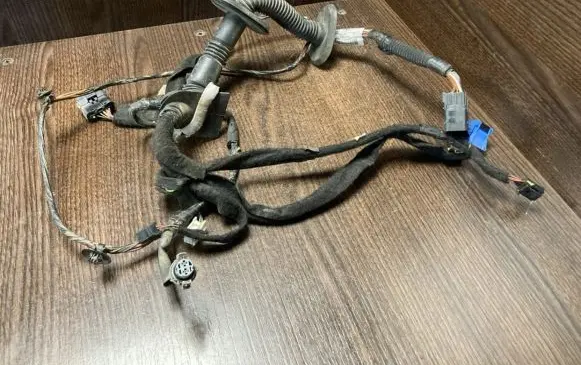 Renault Master III Front door wiring loom 8200778254 241201947R