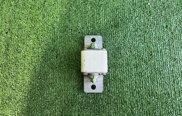 Tesla Model S Battery relay fuse 102427900A 450A6900 190320BA0211
