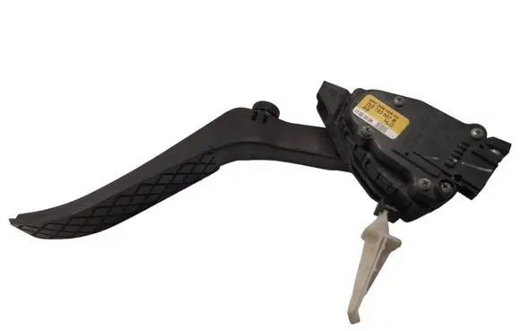 Volkswagen Touareg I Accelerator throttle pedal 7L0723507B 6PV00802624
