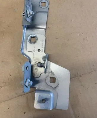 Renault Zoe Fender mounting bracket