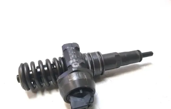Volkswagen Multivan T5 Fuel injector 07Z130073N