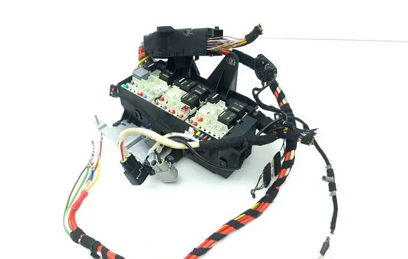 Jaguar XE Fuse module