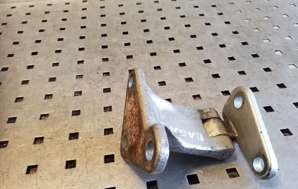 Opel Frontera B Tailgate/trunk/boot hinge