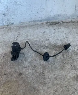 Volkswagen Jetta VI Fuel tank cap lock 5c6810773a
