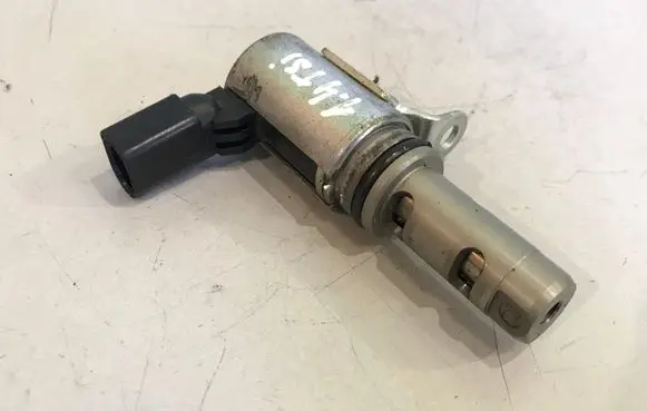 Volkswagen PASSAT B6 Camshaft vanos timing valve 03C906455A