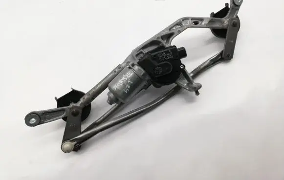 Toyota Auris E180 Front wiper linkage and motor 8511002340