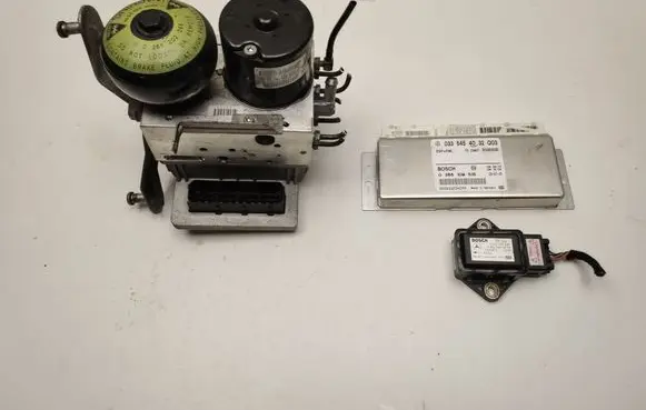 Mercedes-Benz E W211 ABS Pump A0054319612