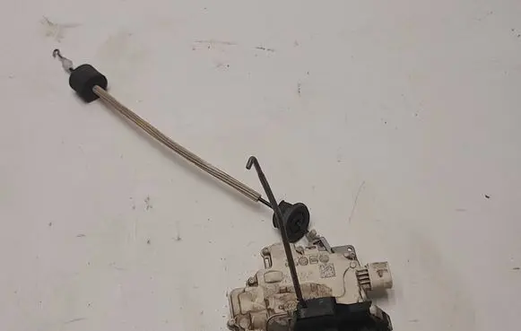 Audi A6 S6 C6 4F Front door lock 4F1837016