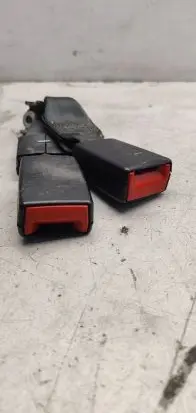Volkswagen Jetta VI Middle seatbelt buckle (rear) 5c6857739