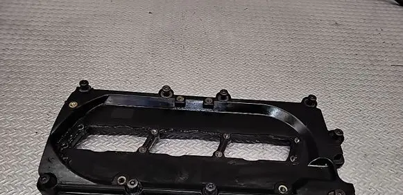 Volkswagen Touareg I Rocker cam cover 