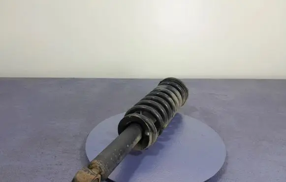 Isuzu D-Max Front shock absorber/damper 897947-0915