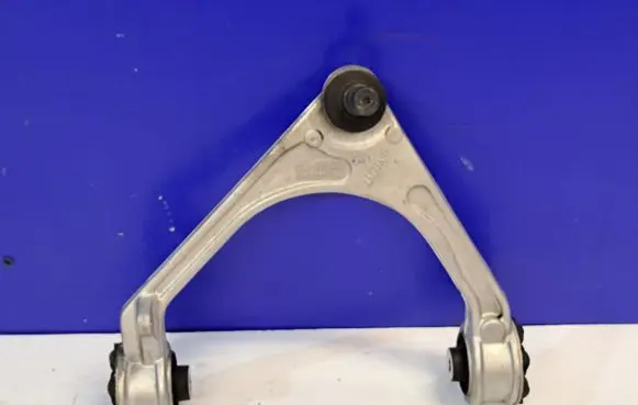 Jaguar XE Front lower control arm/wishbone GX733091