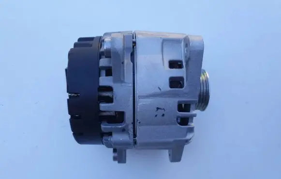 Mercedes-Benz E AMG W213 Generator/alternator A0009062904 124002988 2621715R