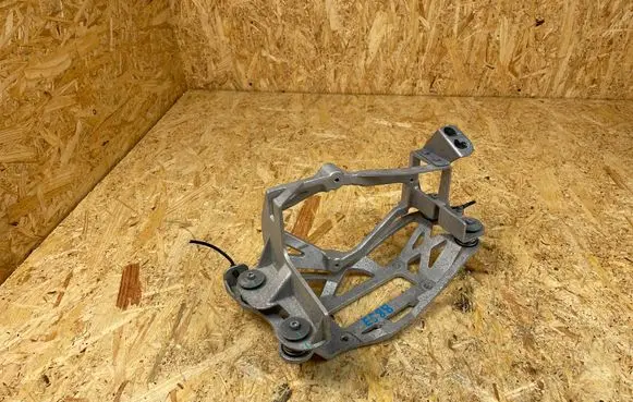Polestar 2 A/C compressor mount bracket 32352687