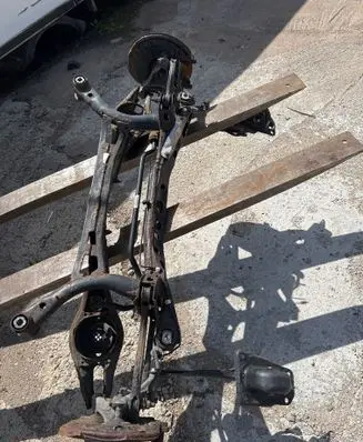 Volkswagen PASSAT B8 Rear axle beam 5q055323d
