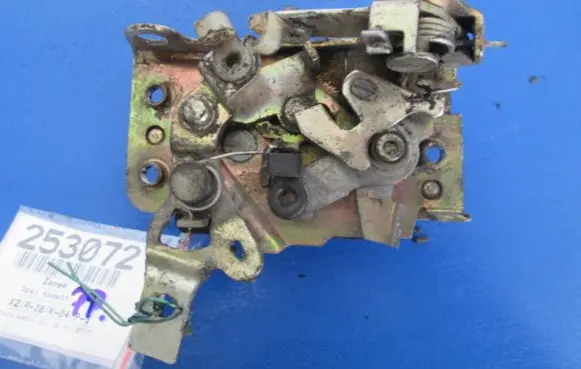 Opel Kadett E Front door lock