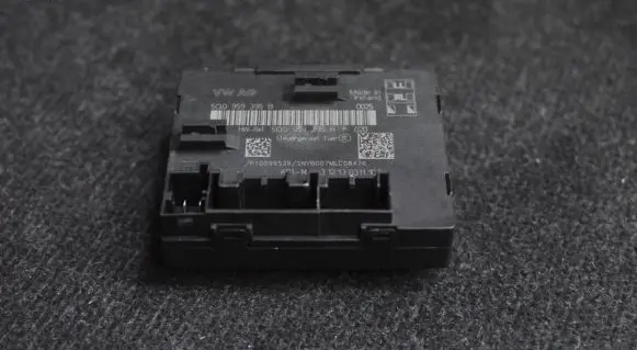 Audi A3 S3 8V Door control unit/module 5Q0959395B