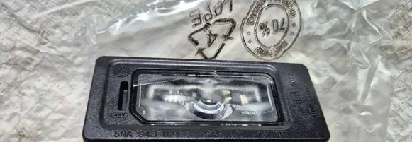 Volkswagen Tiguan Number plate light 5NA943021 SAEL2L15D0T