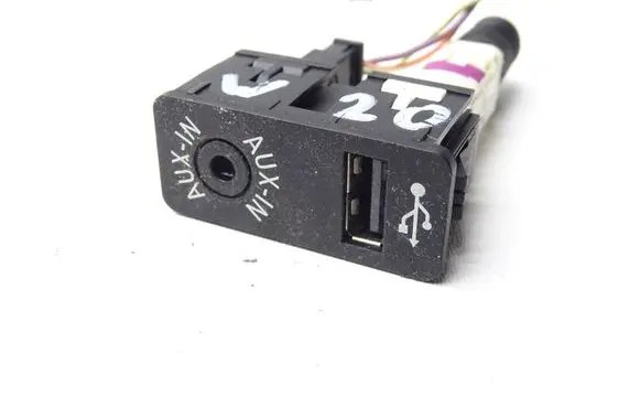 BMW 3 F30 F35 F31 AUX in-socket connector 9229246